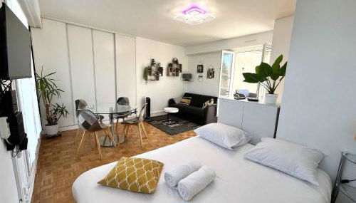 Le Nid du Roi - Appartement 3 Étoiles - Terrasse - Ascenseur - Foto 2, wardrobe