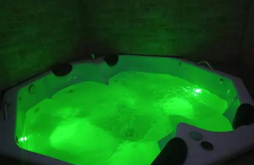 CASA COM SPA DE HIDRO, AQUECEDOR E CROMOTERAPIA A 1,0 kM DO CENTRO - Foto 15