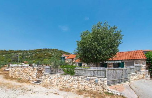 Amazing Home In Najevi With Wifi - Photo 12