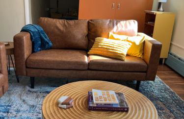 Trendy Craftsman Studio with Firepit and Laundry! - Foto 3