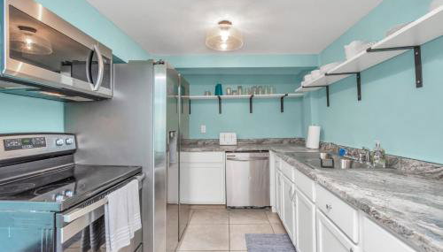 Sleep a Group of 7 in this Spacious Galveston Studio - Minutes to Beach! - Foto 5