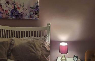 House - Sleeps 4 with Cozy Fireplace - Foto 45