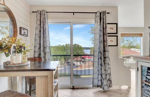 Pool and Dock Access Lakefront Hot Springs Condo! - Foto 17