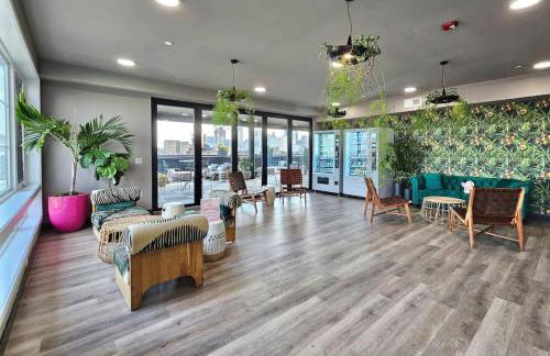 1BR Apt King Bed FREE Parking Gym - RoofTop 609 - Foto 33