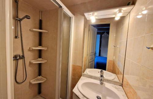 Holiday Home in Plogonnec near Sandy Beaches - Foto 14