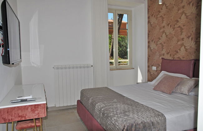 Sea Breeze Seafront Flat - Photo 3