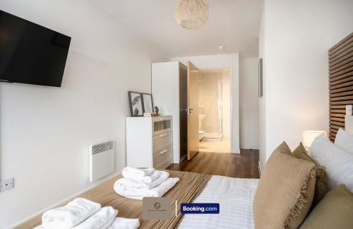 2BR Flat By Paul & Malin Properties Short Lets & Serviced Accommodation Salford - Foto 8