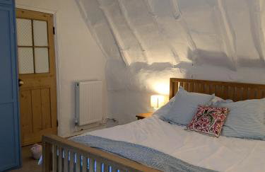 Period Thatched Cottage Towcester - Photo 22