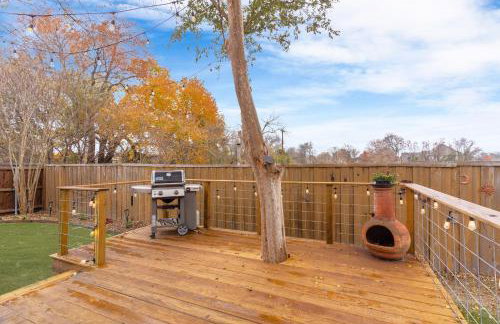 Large Luxury 4-BR Home EPIC GameRoom! Lighted Deck & Grill! - Foto 11