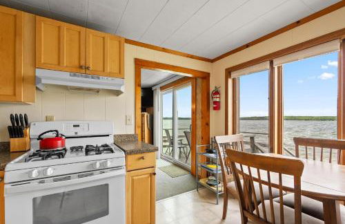 Sunset Shores - Waters Edge Cottage #2 by Simple Life Rentals - Foto 5