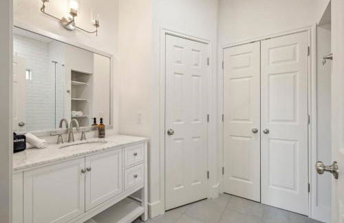 The Backyard Bliss - 4BR Heated Pool & Ping Pong - Foto 22