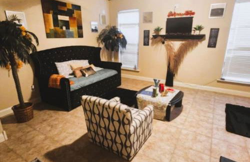 Private Pet-Friendly 2BR Suite with Movie Theater & Pond View and Access - Foto 7