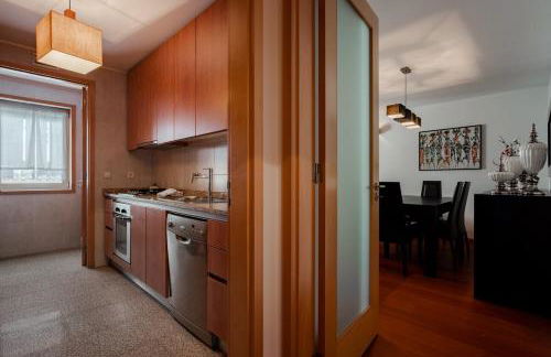 Fully Equipped 3 bed - Parking - Foto 17