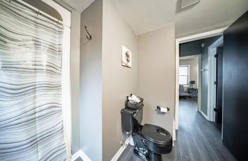 Little Italy Gem Close to CWRU, Cleveland Clinic & Top Restaurants w King Bed - Foto 20