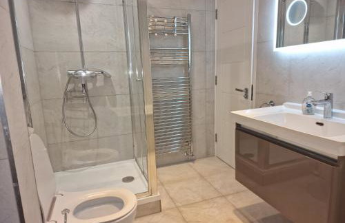 NightRest Homes Smart TV In Each Room - Parking - Hemel Hempstead - Foto 30