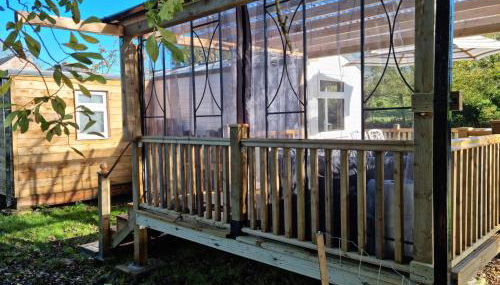 Riverside Cabin - Sleeps 2 - Hottub - Parking - Foto 1