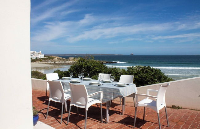 Paradys Oceanfront Submarine-style Holiday Home in Langebaan - Photo 11