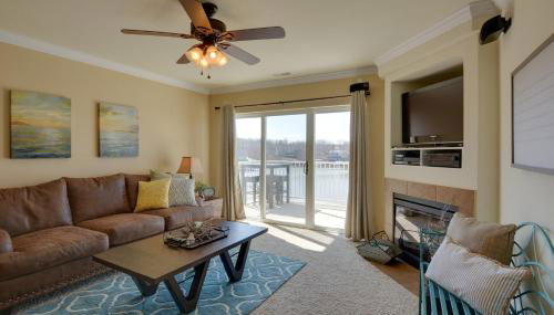 Lake Views and Pool Access Osage Beach Condo - Foto 5