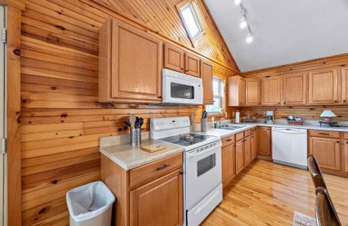 Mountain Cabin Fireplace Views Fire Pit - Foto 25