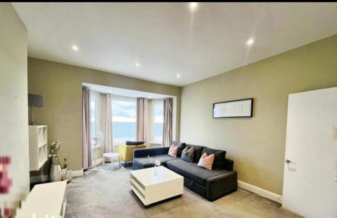 Stones Throw From The Beach - Stunning Sea View - Foto 4