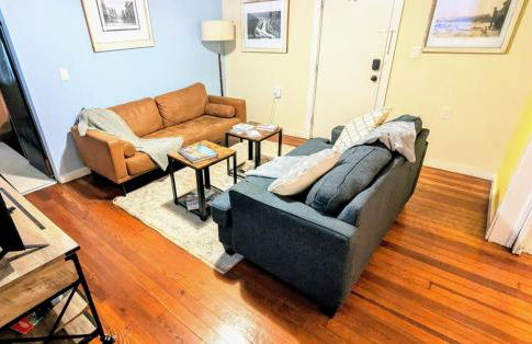 Relaxing Rustic Oasis, Unit A - 6 minute walk to Downtown! Pet-friendly & Cyclists Welcome! - Foto 5