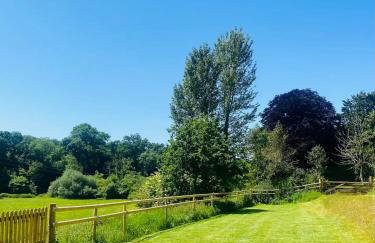 The Barn at Burfords with wood fired hot tub - Foto 38