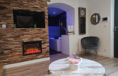 Sauna, jacuzzi, terrasse et parking - Foto 17