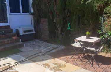 Apartamento con jardín y piscina Pet friendly - Photo 24