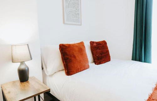 Central 3 Bed Home, Contractors, Garden, Fast WiFi, Smart TV - Foto 25