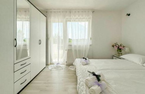 Amazing Apartment In Pologi - Foto 5