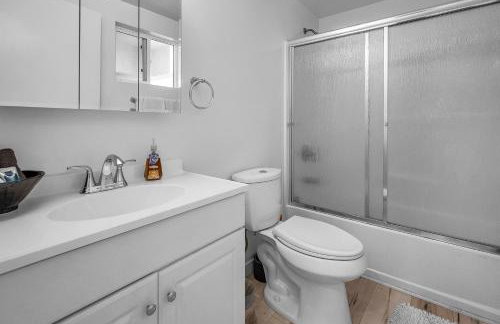 Chic Modern Loft in Hollywood 1 Bedroom with Balcony & Free Secure Parking - Foto 11