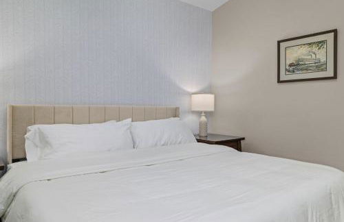 Imperial Porch Haven Cozy Fire Pit Fenced Yard - Foto 45