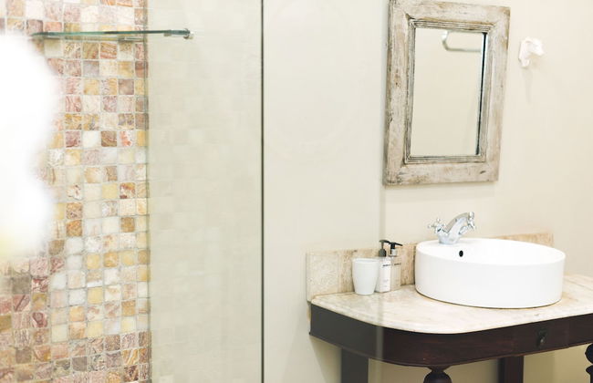 Lovely Spacious Room With Breakfast on one of our top Picks in Pretoria - Photo 5