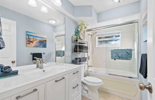 Beachside Las Olas Getaway Oasis with Pool - Foto 18