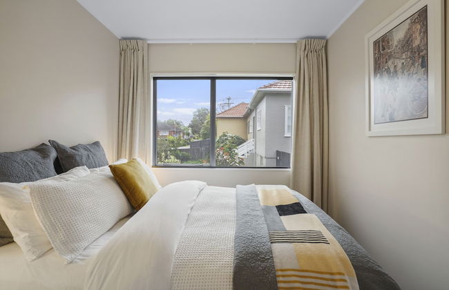 Modern Central Home - Parking & Aircon - Foto 4