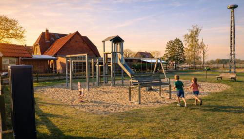Familienfreundliche große Ferienwohnung mit Spielplatz direkt am Haus & viel Natur - Foto 2