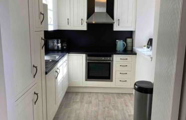 2 bedroom Townhouse within Grade C listed Ladysbridge House 2 night minimum stay - Foto 4