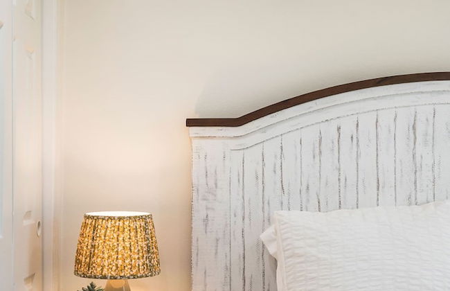 Charming Escape With Stylish Decor Outdoor Space - Foto 25