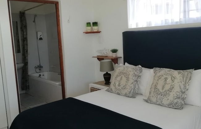 Beachfront Cabanas - Photo 2