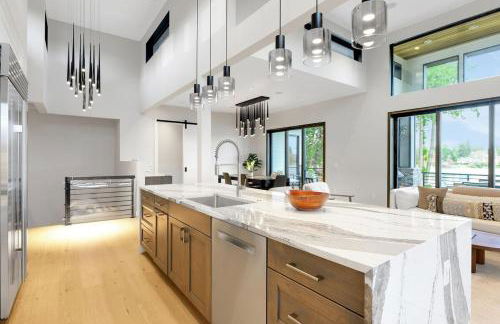 4BR 4BA Modern Lakefront Lodge - Foto 51