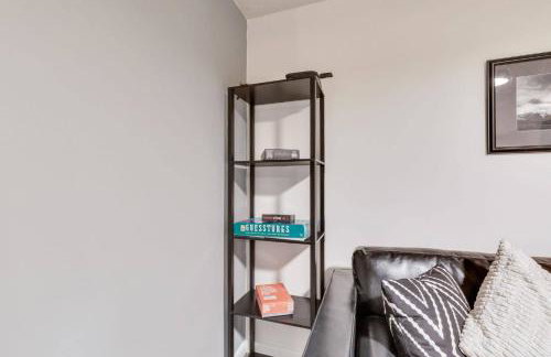 4BD Near DT | Hot Tub, Pingpong & Backyard Fun - Foto 36