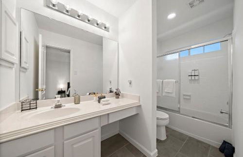 Houston Lake Retreat Pool Lake Front Spa - Foto 35