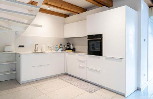 Artist House - Photo 33