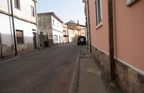 GuestHost - Comfy Two-Levels Apartment with Terrace! - Foto 31