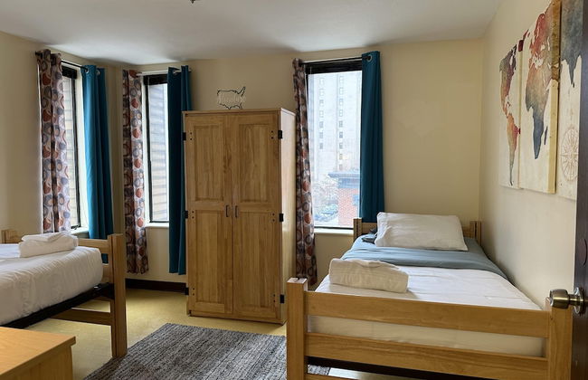 2 Bedroom Downtown Apt City Views Park Walk - Photo 12