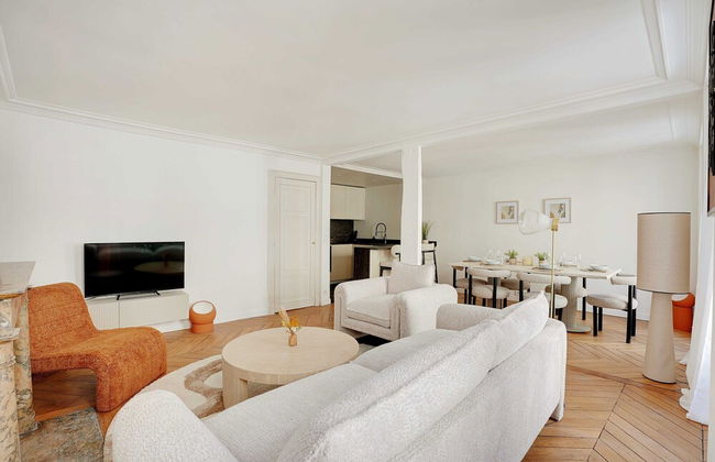 Elegant Apartment - 2br/4p - Near Invalides - Photo 11