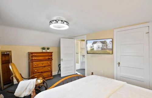 Patty's Place - Private and Convenient EV-Friendly Apartment near Downtown - Foto 11