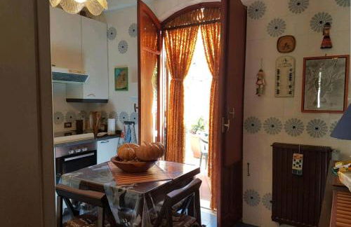 Villa del Golfo Urio with swimming pool shared by the two apartments it is essential to have a car - Foto 80