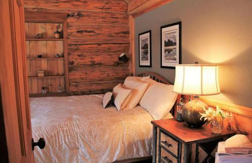 The Kresge Kabin - Authentic Grand Log Cabin. - Foto 8