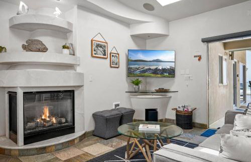 Stunning Oceanfront Boardwalk Condo - Spa, Steps2Beach, Parking & Fast Wifi! - Foto 22